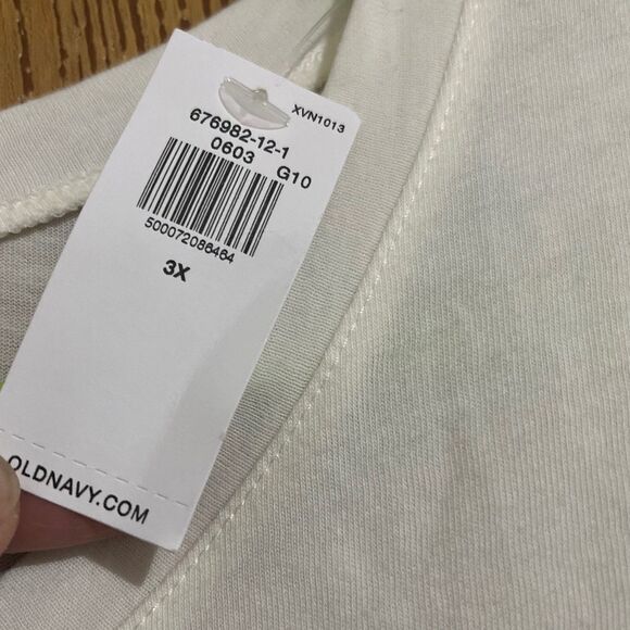 Old Navy Women’s Off White Multi Women’s Casual Shirt with “UNIDOS” Print Sz-3X - Picture 6 of 7